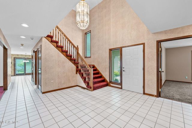 5303 Spring Creek Lane, Sylvania, OH 43560