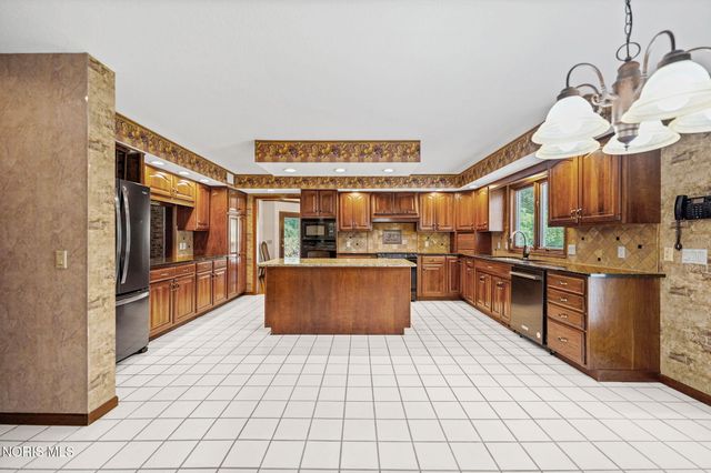 5303 Spring Creek Lane, Sylvania, OH 43560