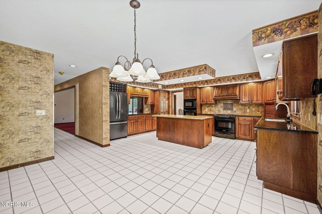 5303 Spring Creek Lane, Sylvania, OH 43560