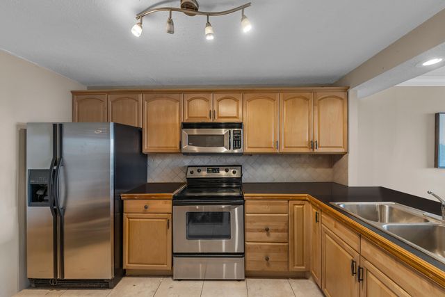 6 ROYAL PALM Way 307, Boca Raton, FL 33432