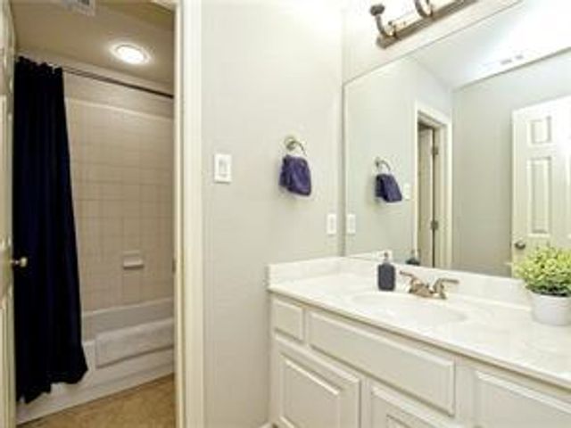 2737 Plantation DR, Round Rock, TX 78681
