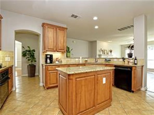 2737 Plantation DR, Round Rock, TX 78681