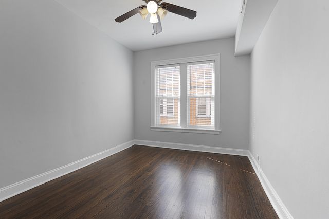 1104 W Glenlake Avenue 1, Chicago, IL 60660