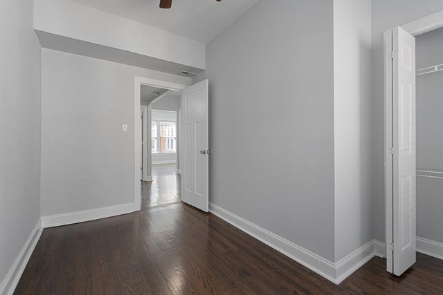 1104 W Glenlake Avenue 1, Chicago, IL 60660