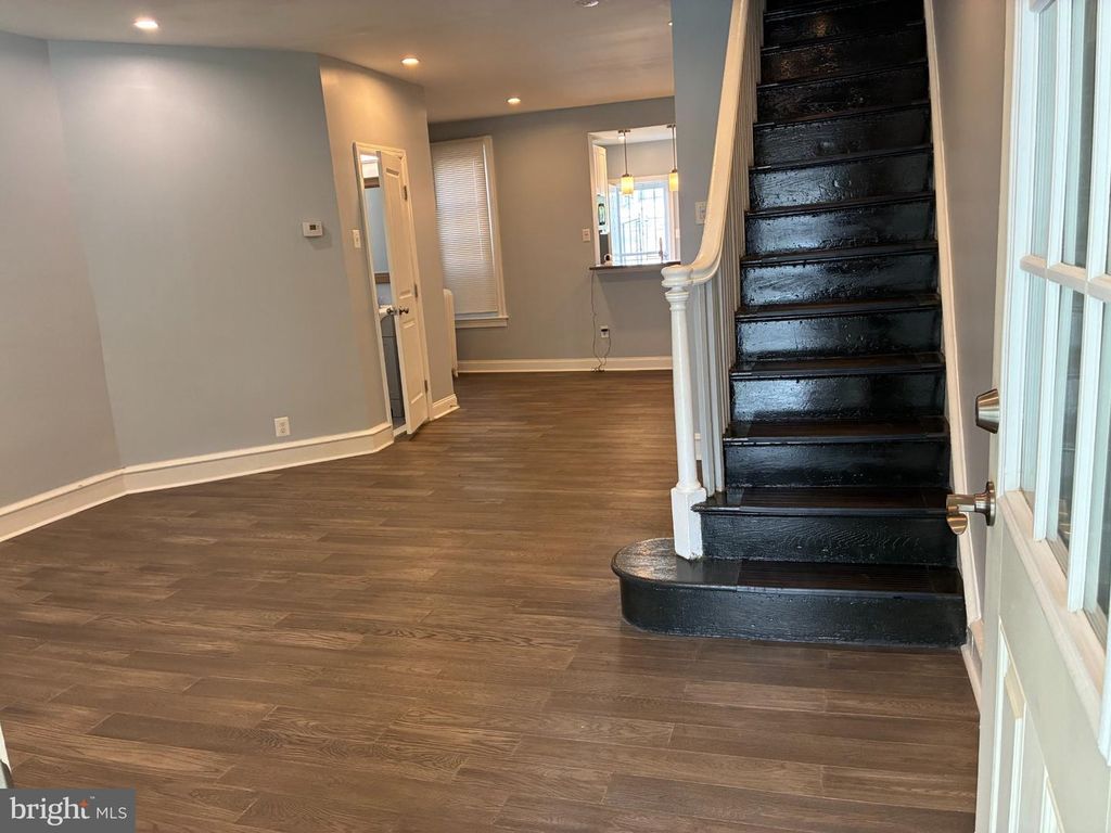203 W CHAMPLOST AVE, PHILADELPHIA, PA 19120 — photo 3