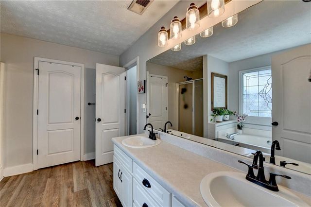 1882 FLOWERING Drive, Grayson, GA 30017