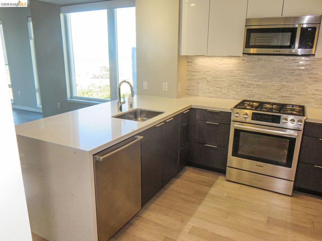 10 Innes Ct 307, San Francisco, CA 94124
