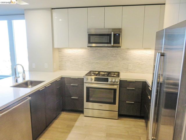 10 Innes Ct 307, San Francisco, CA 94124