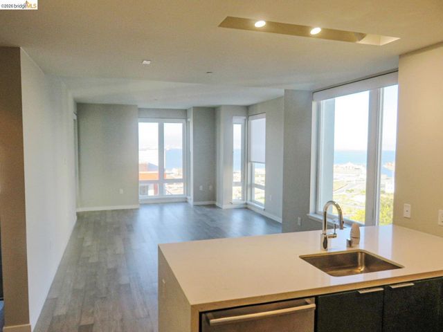 10 Innes Ct 307, San Francisco, CA 94124