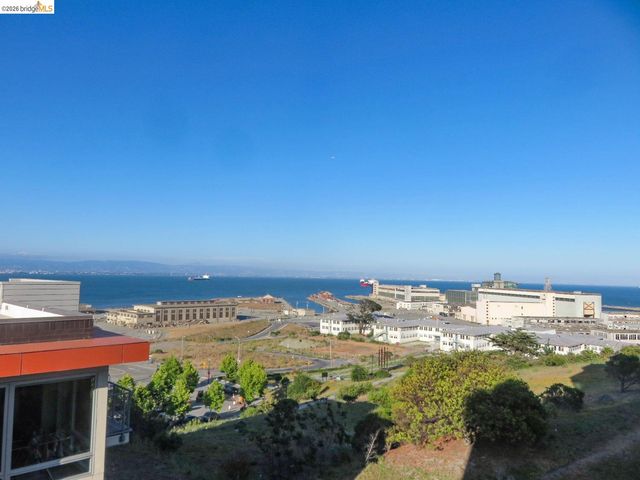 10 Innes Ct 307, San Francisco, CA 94124
