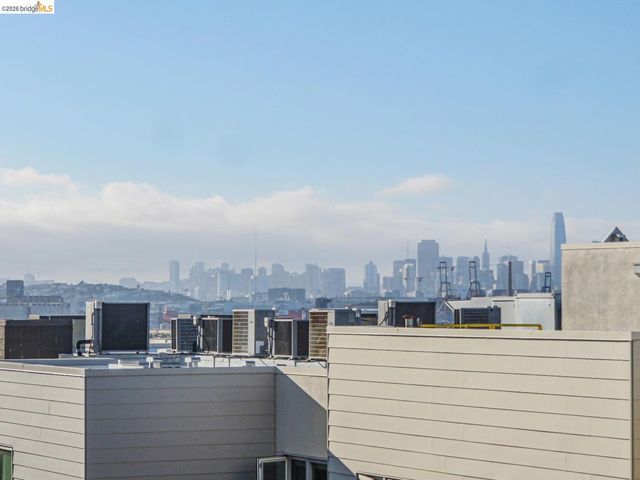 10 Innes Ct 307, San Francisco, CA 94124