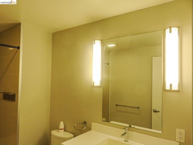 10 Innes Ct 307, San Francisco, CA 94124