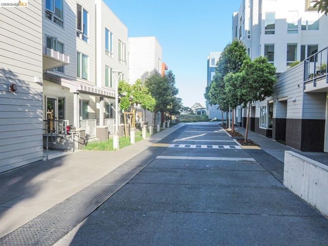 10 Innes Ct 307, San Francisco, CA 94124