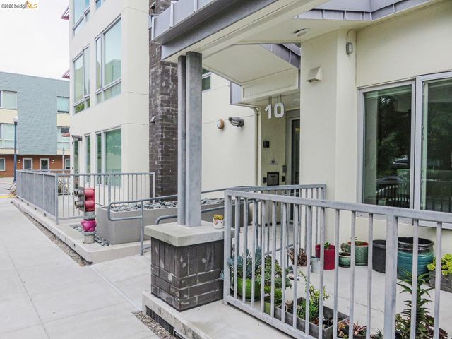 10 Innes Ct 307, San Francisco, CA 94124