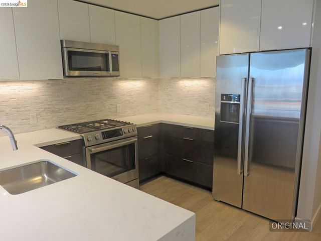 10 Innes Ct 307, San Francisco, CA 94124