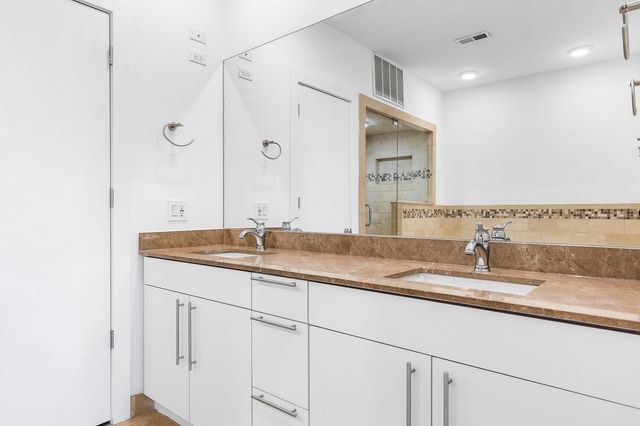 914 W Hubbard Street 105, Chicago, IL 60622