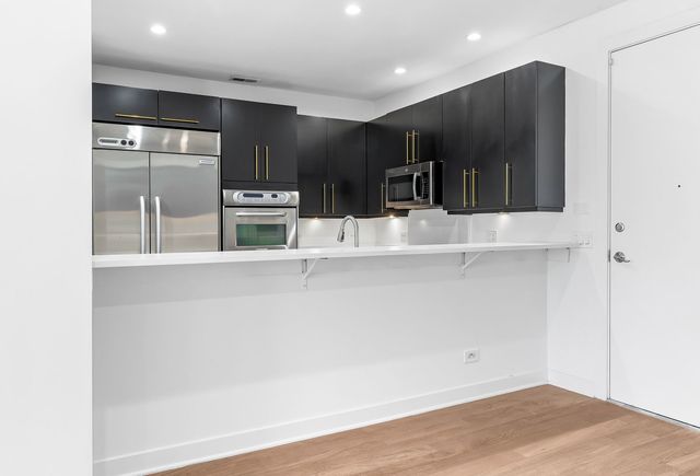 914 W Hubbard Street 105, Chicago, IL 60622