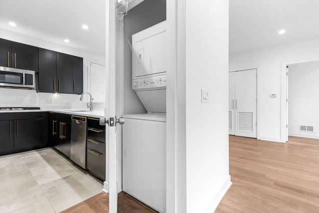 914 W Hubbard Street 105, Chicago, IL 60622