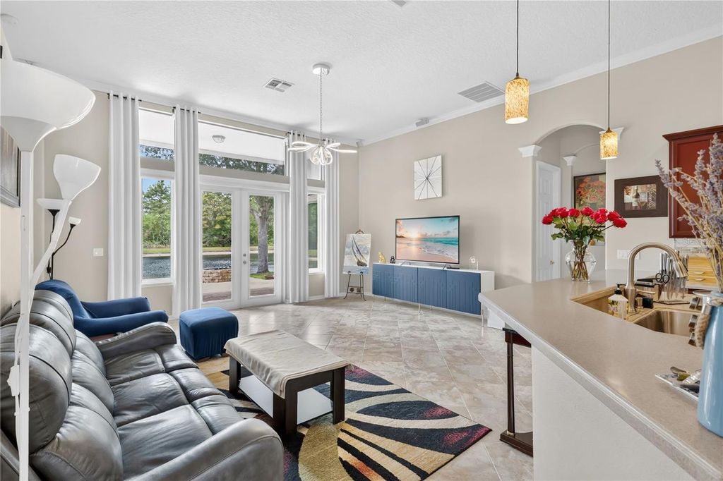 Image 11 of property listing at 2056 AUTUMN VIEW DRIVE, Orlando, FL 32825