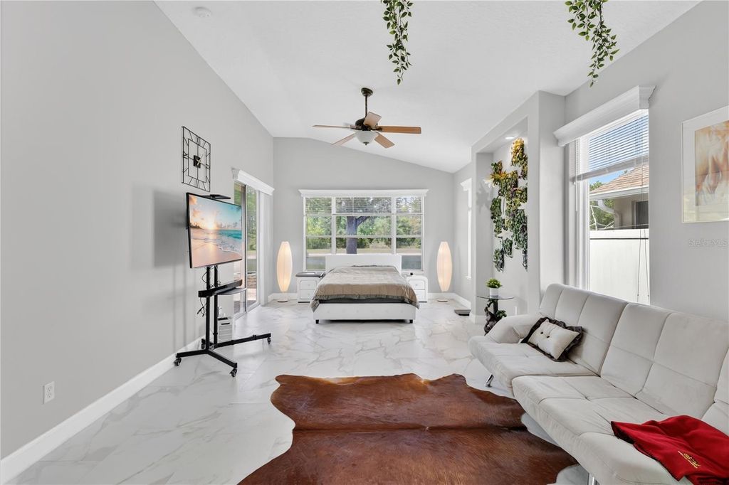 Image 12 of property listing at 2056 AUTUMN VIEW DRIVE, Orlando, FL 32825