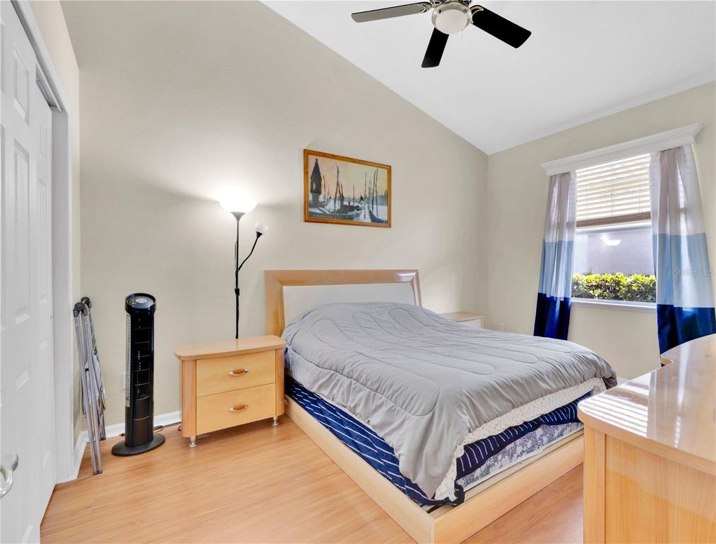 Image 17 of property listing at 2056 AUTUMN VIEW DRIVE, Orlando, FL 32825