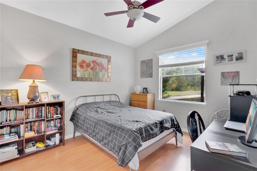 Image 19 of property listing at 2056 AUTUMN VIEW DRIVE, Orlando, FL 32825