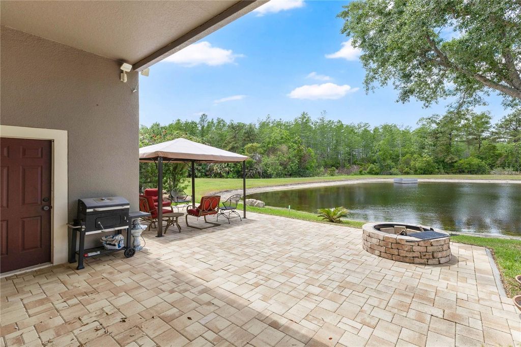 Image 21 of property listing at 2056 AUTUMN VIEW DRIVE, Orlando, FL 32825