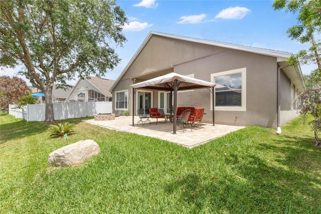 Image 25 of property listing at 2056 AUTUMN VIEW DRIVE, Orlando, FL 32825