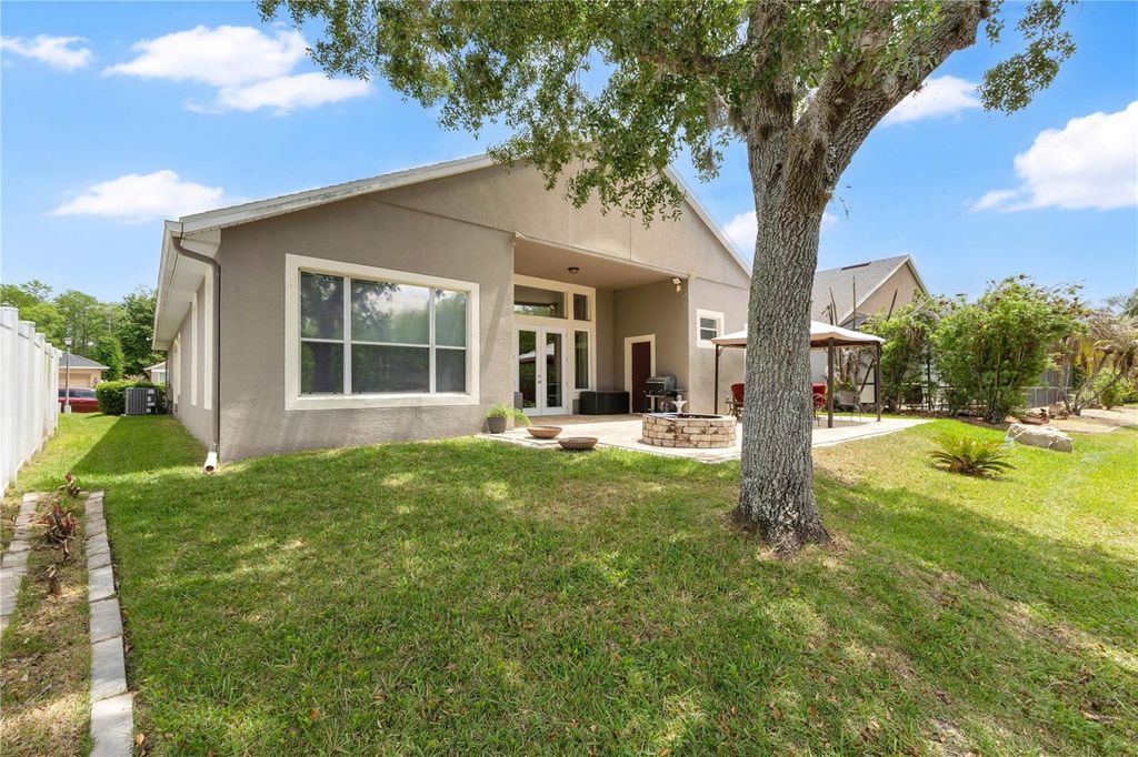 Image 26 of property listing at 2056 AUTUMN VIEW DRIVE, Orlando, FL 32825