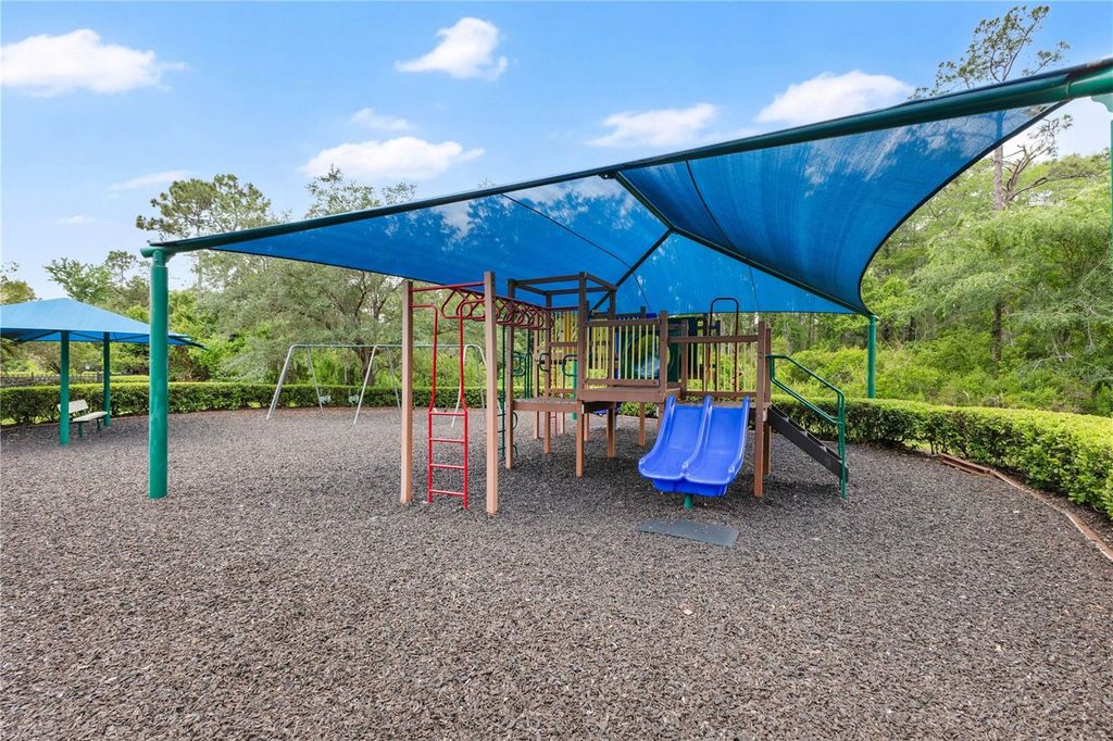 Image 35 of property listing at 2056 AUTUMN VIEW DRIVE, Orlando, FL 32825