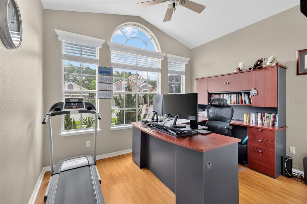 Image 5 of property listing at 2056 AUTUMN VIEW DRIVE, Orlando, FL 32825