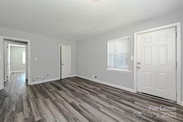 1229 Effingham Road, Charlotte, NC 28208