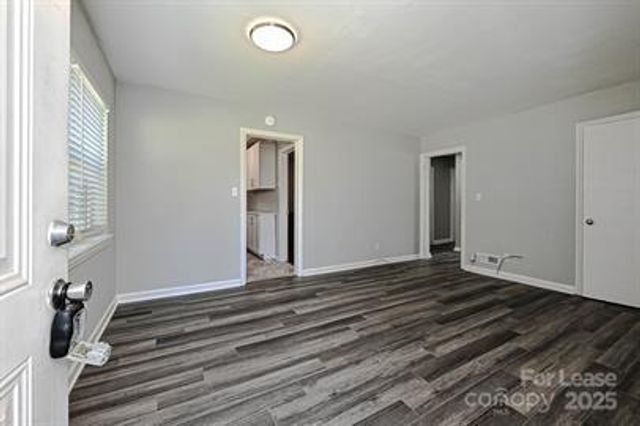 1229 Effingham Road, Charlotte, NC 28208