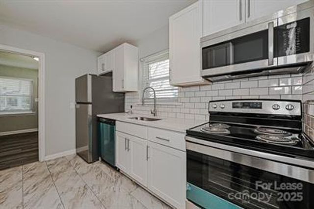 1229 Effingham Road, Charlotte, NC 28208