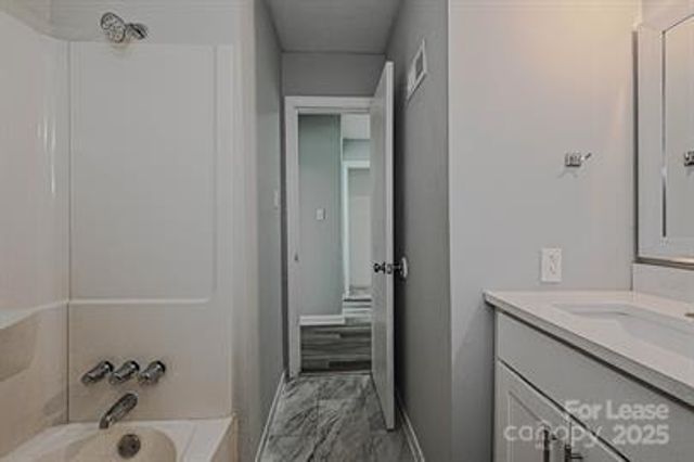 1229 Effingham Road, Charlotte, NC 28208