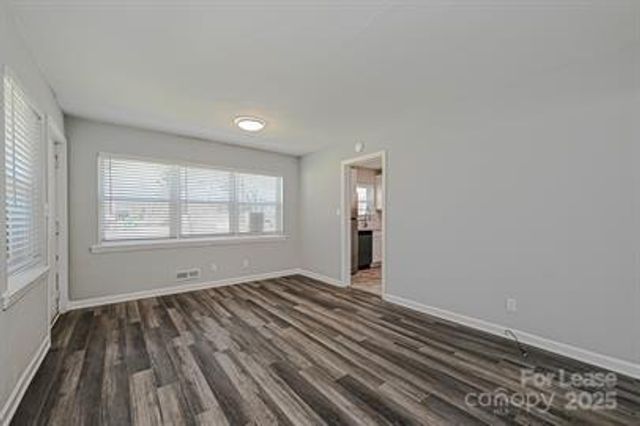 1229 Effingham Road, Charlotte, NC 28208