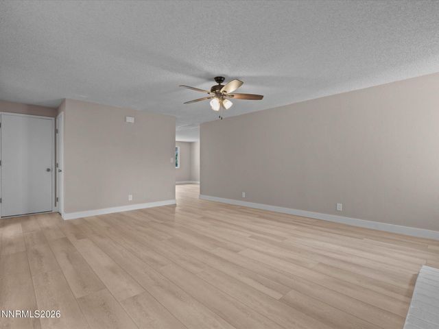 3075 Round Mountain Road, Sparks, NV 89434