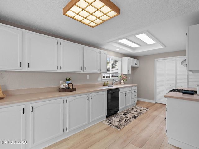3075 Round Mountain Road, Sparks, NV 89434