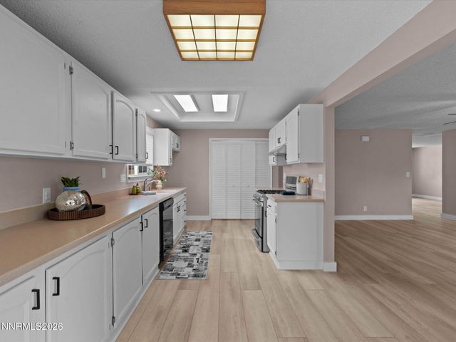 3075 Round Mountain Road, Sparks, NV 89434