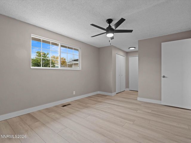 3075 Round Mountain Road, Sparks, NV 89434