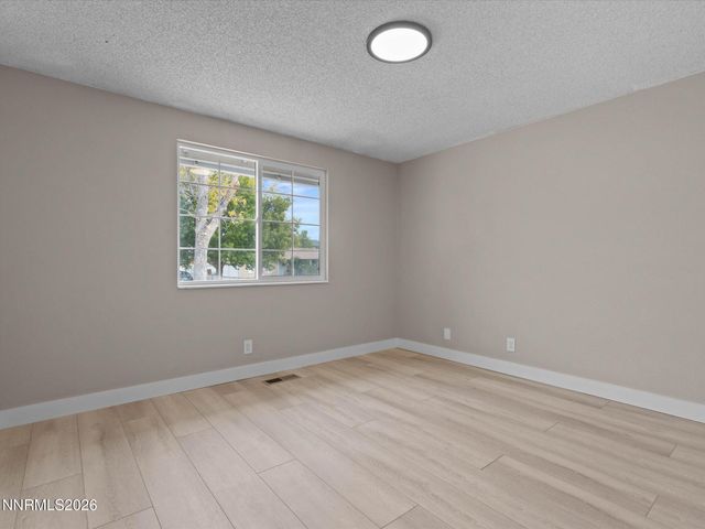 3075 Round Mountain Road, Sparks, NV 89434