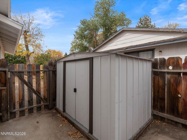 3075 Round Mountain Road, Sparks, NV 89434
