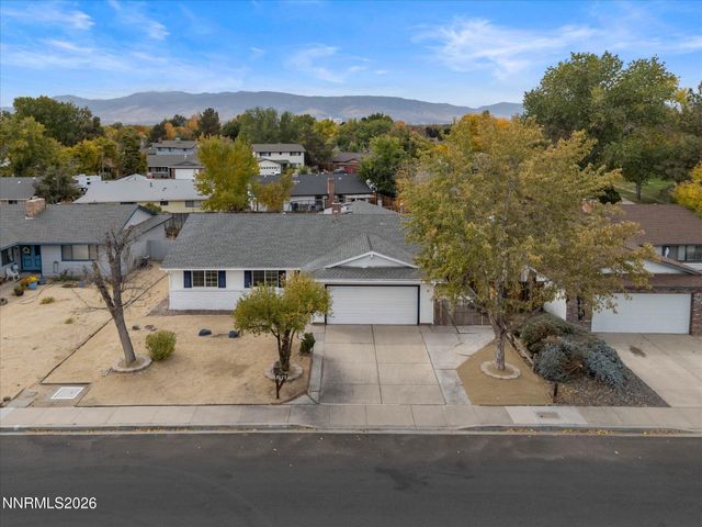 3075 Round Mountain Road, Sparks, NV 89434