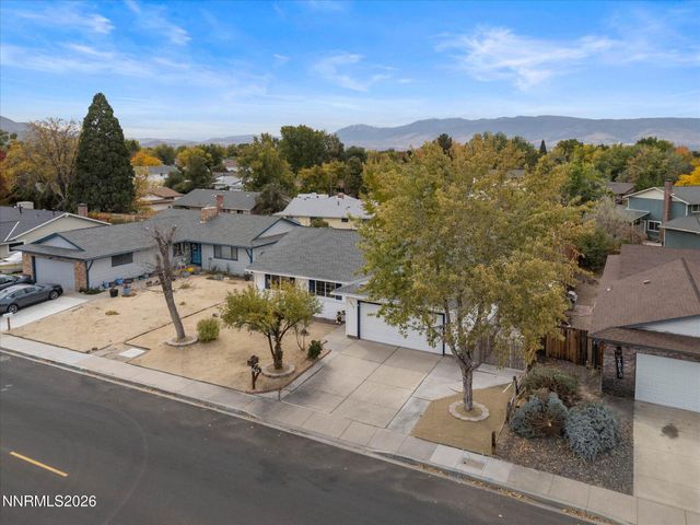 3075 Round Mountain Road, Sparks, NV 89434