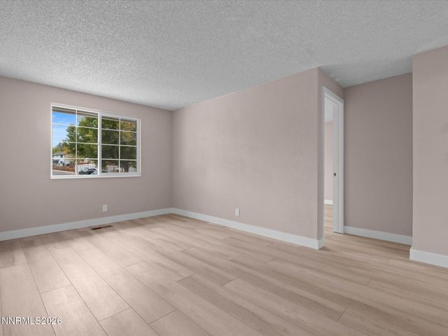 3075 Round Mountain Road, Sparks, NV 89434