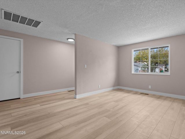 3075 Round Mountain Road, Sparks, NV 89434