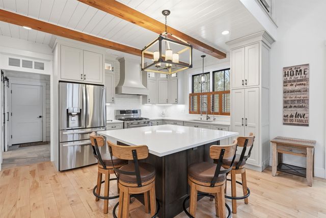 32 Mountain Shadows Drive, Tuftonboro, NH 03816