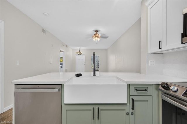 8555 Bernwood Cove LOOP 107, Fort Myers, FL 33966