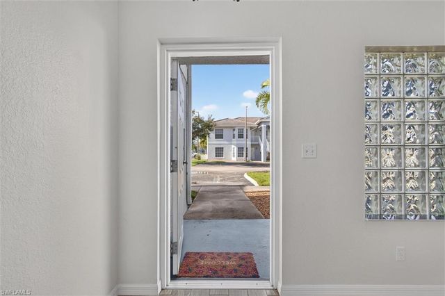 8555 Bernwood Cove LOOP 107, Fort Myers, FL 33966