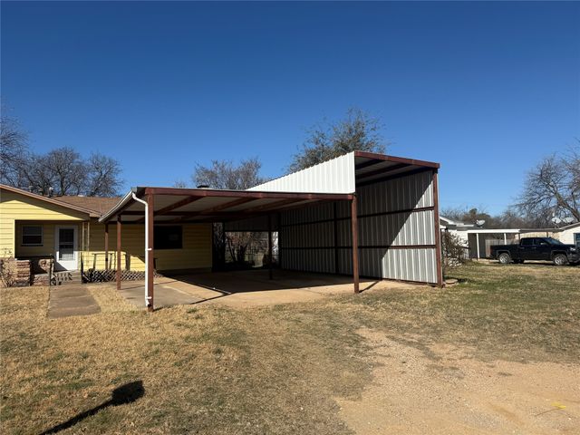 418 Pecan Street, Clyde, TX 79510
